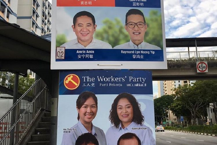 Poster kandidat atau calon parlementarian dari Partai berkuasa Partai Aksi Rakyat (PAP) dan Partai oposisi Partai Pekerja (WP) di daerah pemilihan Sengkang, Singapura Utara. Pemilu Singapura dijadwakan digelar Jumat, 10 Juli mendatang.