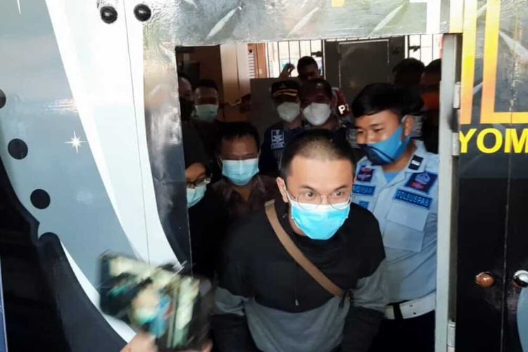 Foto-foto Asep Lutfi Suparman (23), pemilik kedai kopi ya g telah bebas dan menjalani hukuman penjara selama 3 hari di Lapas Kelas II B Tasikmalaya, Minggu (18/7/2021).