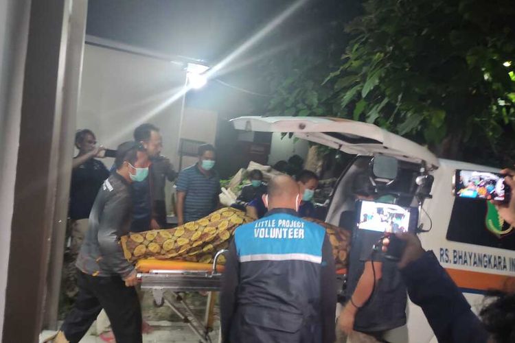 Jasad korban terseret banjir bandang di Citengah, Sumedang ditemukan di Sungai Cimanuk, Bangodua, Indramayu, Jawa Barat. Dok. Polres Sumedang/KOMPAS.com