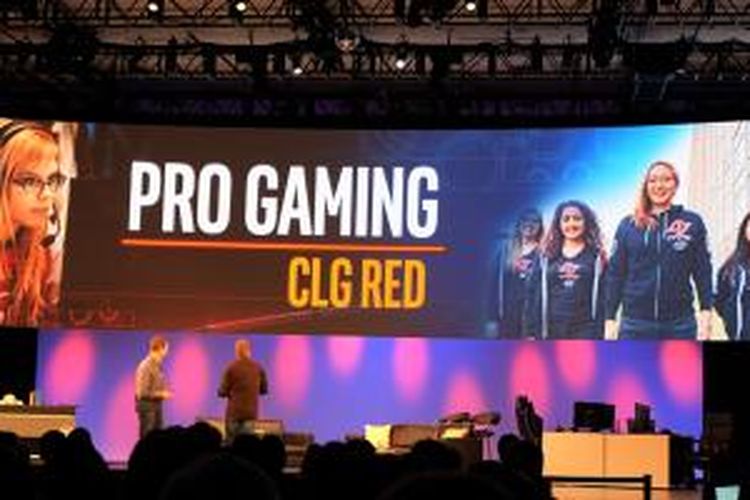Tim CLG Red yang didukung oleh Intel di kompetisi eSports profesional menunjukkan bahwa game bukan hanya mainan pria saja.
