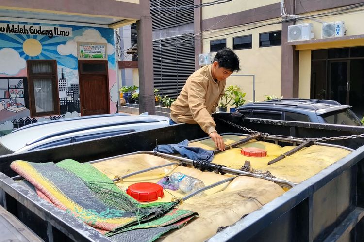 Polisi Sita 3 Ton BBM Diduga Ilegal dari Mobil Boks Modifikasi di Lampung, Asal Pasokan Diusut