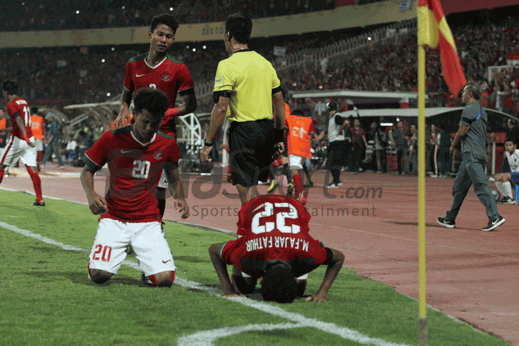 Para pemain Timnas U-16 Indonesia merayakan gol Fajar Faturachman ke gawang Thailand pada pertandingan final Piala AFF U-16 2018 di Stadion Gelora Delta Sidoarjo, 11 Agustus 2018.