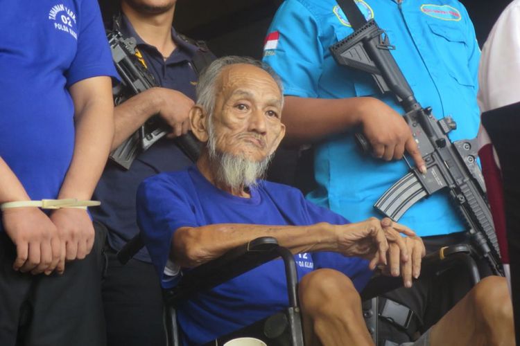 Ong Bok Seong (70) terpidana mati kasus narkoba yang menjadi pengendali peredaran narkoba dari Malaysia ke Indonesia saat dihadirkan dalam ungkap kasus di Mapolda Kalbar (14/3/2018).
