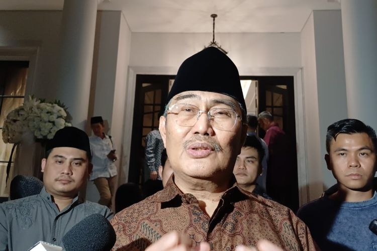 Ketua Komisi Percepatan Reformasi Polri, Jimly Asshiddiqie usai takziah di rumah duka Alex yang berlokasi di Kawasan Kebayoran Baru, Jakarta, Rabu (25/2/2026)