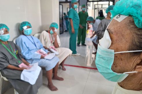 Ratusan Lansia Penderita Katarak di Situbondo Operasi Katarak Gratis