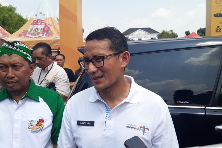 Ketua Dewan Pakar Tim Pemenangan Nasional Ganjar Pranowo dan Mahfud MD, Sandiaga Uno di Solo, Jawa Tengah, Minggu (12/11/2023).