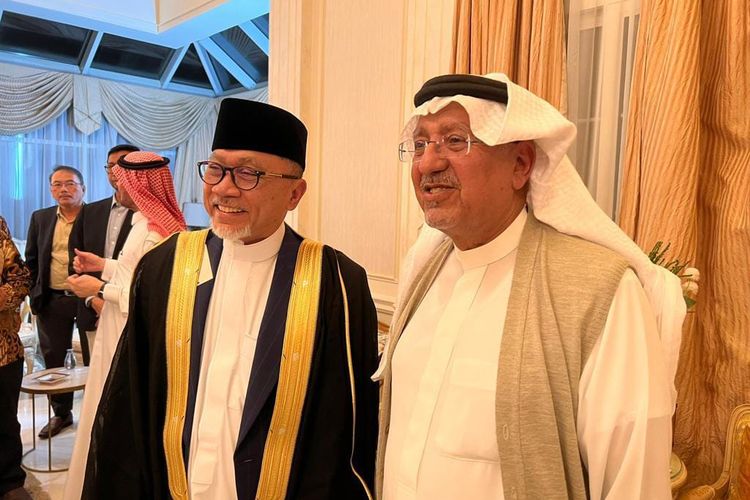 Menteri Perdagangan RI Zulkifli Hasan (Zulhas) bersama Syekh Ibrahim Al-Subaie, Sabtu (21/1/2023) malam waktu Jeddah.