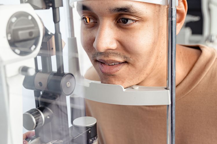 Dokter Ungkap Cara Menjaga Mata Tetap Sehat hingga Usia Senja