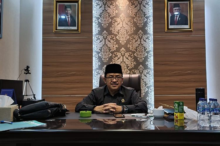 Ketua Pansus VII Raperda Fasilitasi Penyelenggaraan Pesantren DPRD Jawa Barat, Sidkon Djampi.