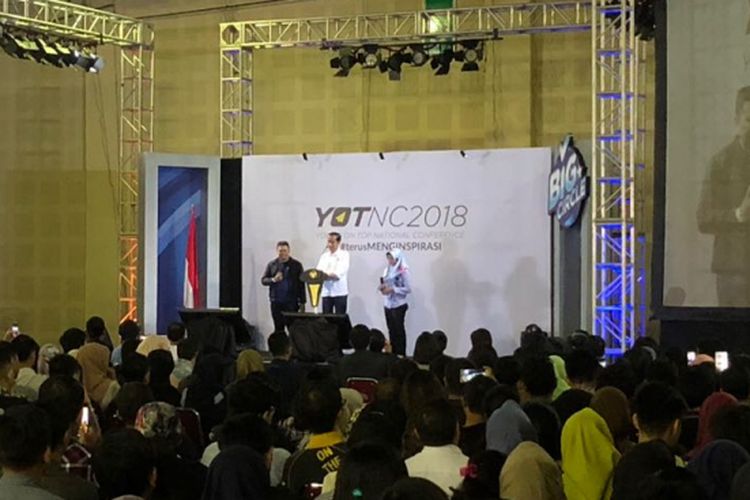 Presiden RI Joko Widodo saat berbicara di depan sekitar 1.000 orang peserta Young on Top National Conference 2018 di Balai Kartini, Jakarta Selatan, Sabtu (25/8/2018),