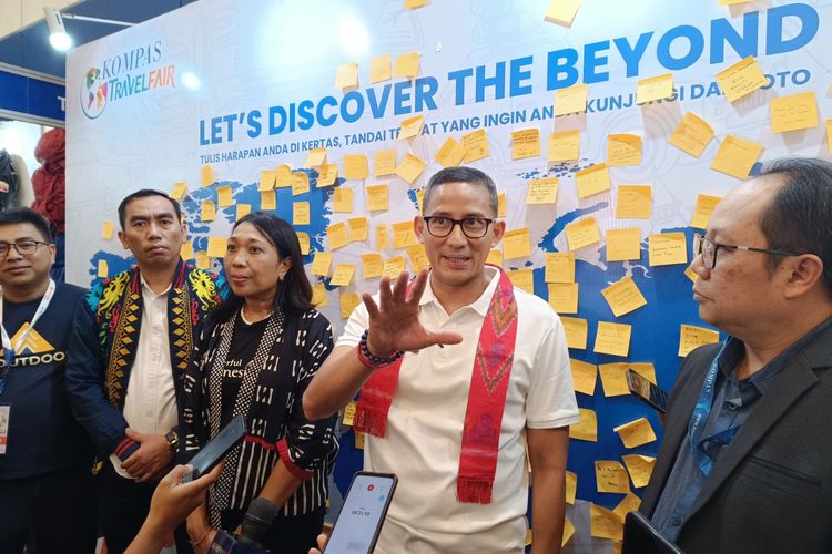 Menteri Pariwisata dan Ekonomi Kreatif kunjungi Kompas Travel Fair 2023