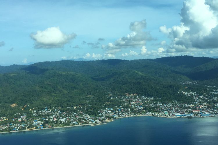 Panorama Pulau Sula, Kepulauan Sula, Maluku Utara dari ketinggian, Kamis (12/4/2018). 