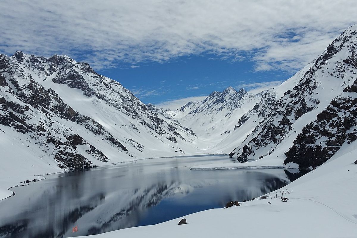 Pegunungan Andes di Amerika Selatan. Studi mengungkap Pegunungan Alpen berpotensi mengalami kehilangan gletser tertinggi di dunia akibat pemanasan global.