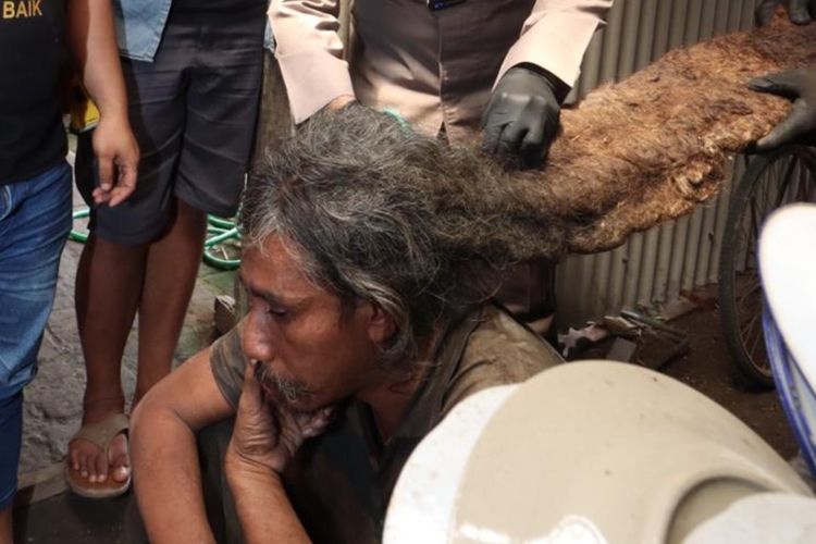 Rambut Jito yang menggimbal dan memanjang lebih dari 1 meter dipotong