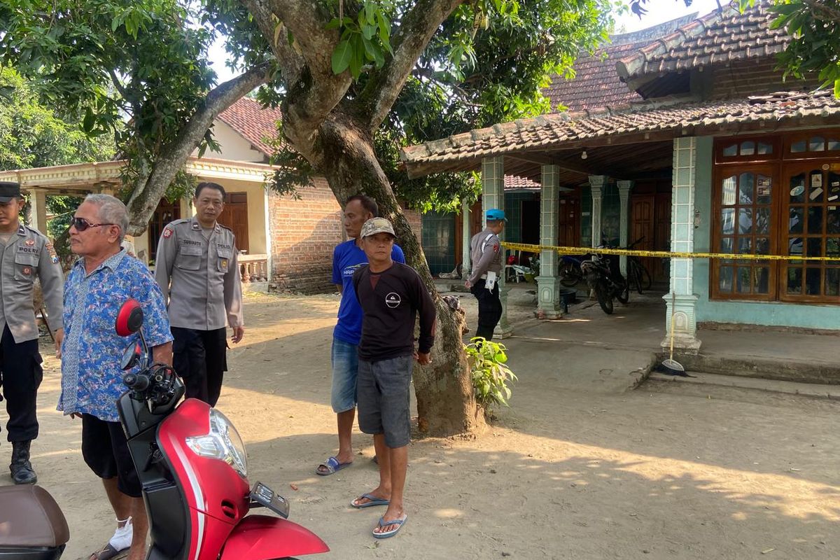 LOKASI KEJADIAN--, Inilah lokasi terjadinya ledakan serbuk untuk bahan petasan di rumah Lasemi (55), warga Dusun Dukuh, Desa Blembem, Kecamatan Jambon, Kabupaten Ponorogo, Jawa Timur, Rabu (15/5/2024) dinihari.