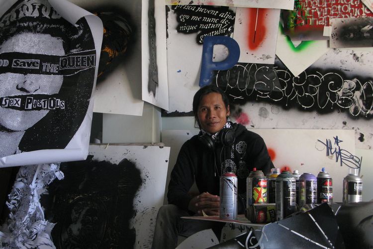 Farhan Siki di Studionya, Yogyakarta.