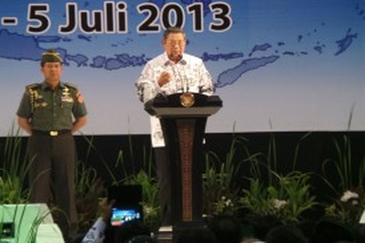 Presiden Susilo Bambang Yudhoyono dalam Kongres XXI Persatuan Guru Republik Indonesia di Istora Senayan, Jakarta, Rabu (3/7/2013).