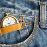 Mengapa Kebanyakan Jeans Berwarna Biru dan Memiliki Saku Kecil?
