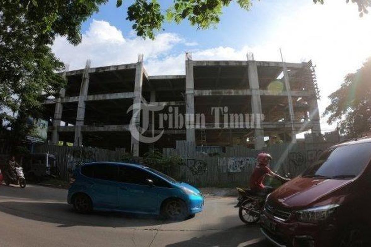 Pengerjaan Tahap II RS Batua Makassar-Kondisi proyek Puskesmas Batua Raya. Layanan kesehatan dipindahkan di Kampus Akademi Ilmu Gizi Indonesia Yayasan Pendidikan Amanagappa (AiGI-YPAg), Jl Batua Raya, Kota Makassar.