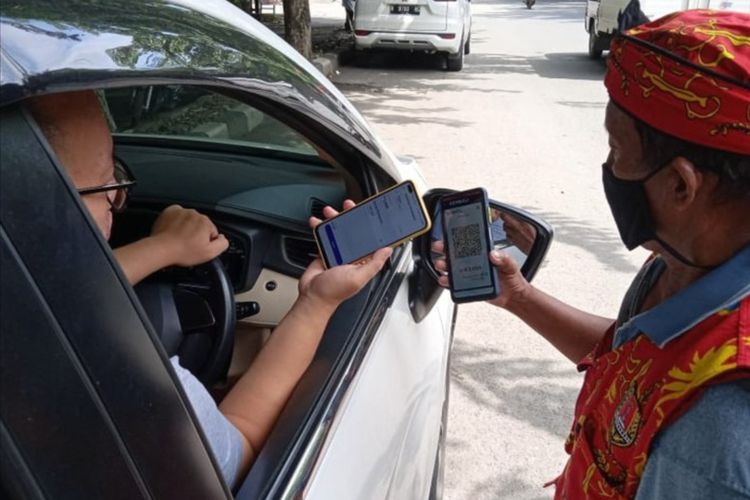 Ilustrasi parkir digital. Wali Kota Surabaya, Eri Cahyadi berencana mewajibkan parkir digital untuk tempat usaha di tahun depan. Agar tidak ada lagi masalah antara juru parkir (jukir) dengan pengusaha.