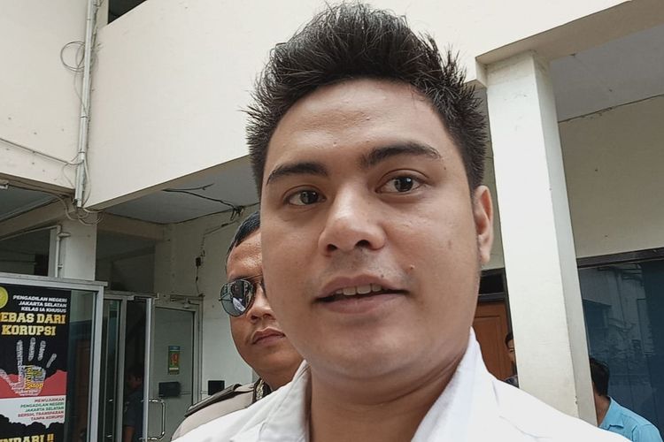 Galih Ginanjar tiba di Pengadilan Negeri Jakarta Selatan, kawasan Ampera, Rabu (19/2/2020).