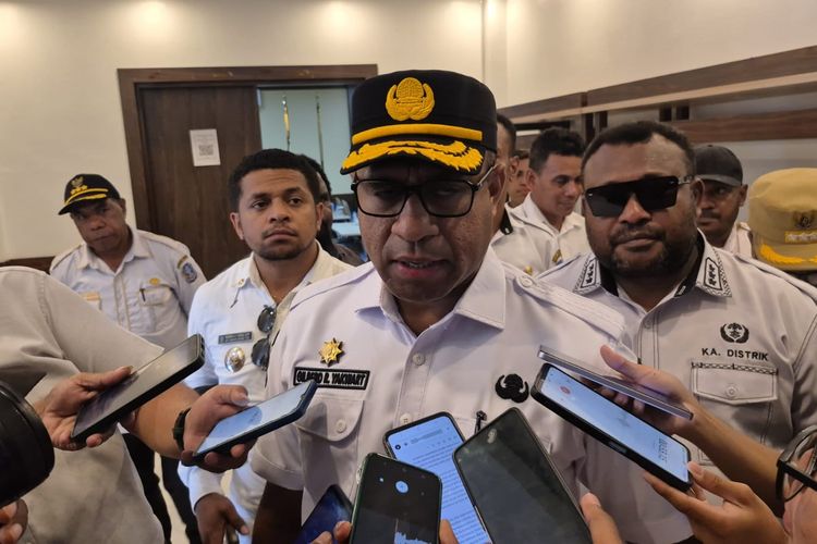 Infrastruktur Baru 32  Persen, Festival Danau Sentani XV Ditunda