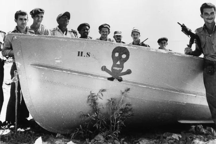 Tentara Castro di Playa de Giron di Kuba, setelah menggagalkan Invasi Teluk Babi oleh Amerika Serikat.