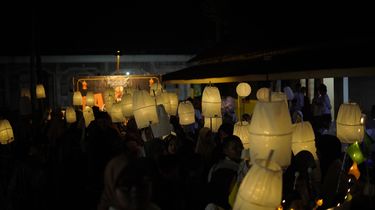 Semarakkan Takbir Keliling, Remaja Masjid di Semarang Bawa 1.200 Lampion