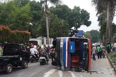 Polisi Amankan Sopir Metromini yang Terguling di Pondok Pinang