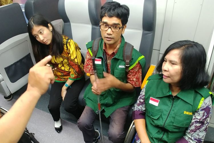 Kaum disabilitas diundang menjajal kereta bandara Soekarno-Hatta yang diresmikan Presiden Jokowi, Selasa (2/1/2018).