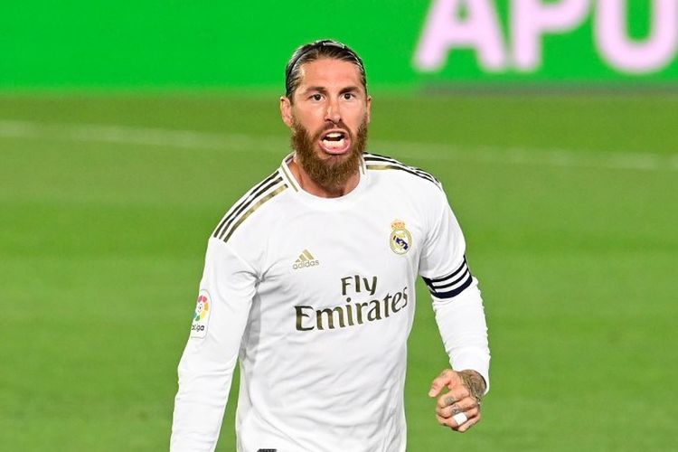 Sergio Ramos melakukan selebrasi seusai mencetak gol pada laga Real Madrid vs Mallorca di Stadion Alfredo Di Stefano dalam lanjutan pekan ke-31 LaLiga, kasta teratas Liga Spanyol, Rabu 24 Juni 2020.