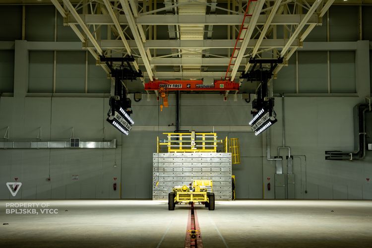 Crash Test Mobil Listrik Lebih Rumit, Ada Risiko Setrum dan Kebakaran