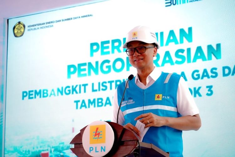 Direktur Utama PT PLN (Persero) Darmawan Prasodjo saat acara peresmian pengoperasian PLTGU Tambak Lorok Blok 3 di Semarang, Jawa Tengah, Jumat (30/8/2024).