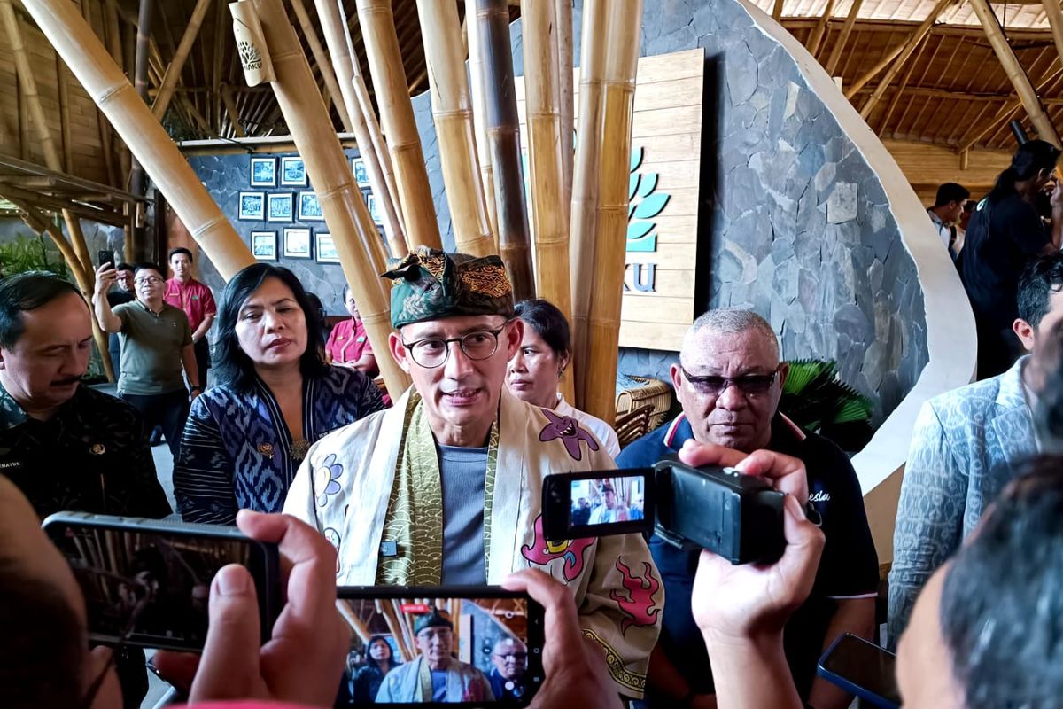 Ketua Badan Pemenangan Pemilu (Bappilu) Partai Persatuan Pembangunan (PPP), Sandiaga Uno, usai menghadiri acara Kementerian Pariwisata dan Ekonomi Kreatif di Kabupaten Badung, Bali, pada Selasa (30/1/2024). Kompas.com/ Yohanes Valdi Seriang Ginta