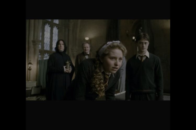 Aktris Jessie Cave dalam film Harry Potter.