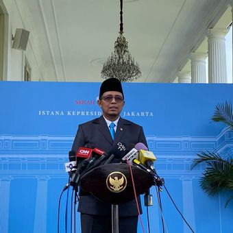 Kepala Komunikasi Kepresidenan, Hasan Nasbi usai peluncuran Danantara di Istana Kepresidenan Jakarta, Senin (24/2/2025). 