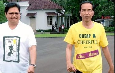 HOAKS] Jokowi Kenakan Kaos Bertuliskan Aica Aibon Halaman all ...