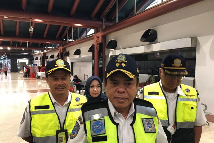 Dirjen Perhubungan Udara Kementerian Perhubungan Agus Santoso saat meninjau Terminal 2 Bandara Soekarno Hatta, Kamis (15/2/2018)