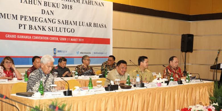 RUPS Luar Biasa PT Bank SulutGo di GKIC Manado, Senin (11/3/2019), juga dihadiri oleh Gubernur Gorontalo Rusli Habibie, Wakil Gubernur Drs Steven O.E. Kandouw, Sekdaprov Edwin Silangen, para bupati dan walikota se-Sulut dan Gorontalo, dewan komisaris, serta jajaran direksi Bank SulutGo. 