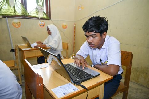 Mendikdasmen: Sekolah Tidak Punya Komputer Tetap Bisa Laksanakan TKA
