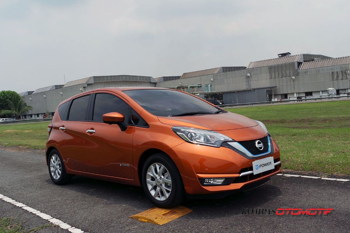 Nissan Note e-Power versi pasar Jepang yang diuji coba di Indonesia, Senin (23/10/2017).