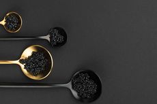 3 Cara Makan Caviar yang Tepat, Jangan Pakai Sendok Logam