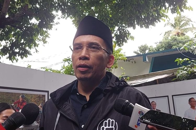 Wakil Ketua TPN Ganjar-Mahfud, Muhammad Zainul Majdi atau Tuan Guru Bajang (TGB) di Media Center TPN, Jalan Cemara, Jakarta Pusat, Selasa (6/2/2024).