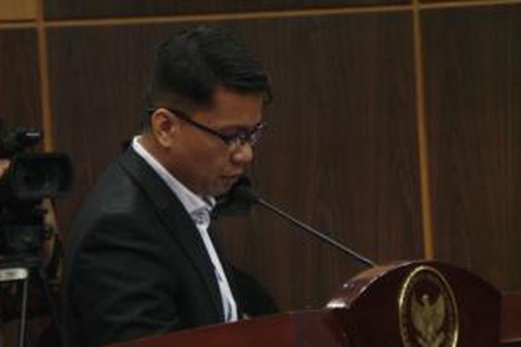 Saksi ahli yang diajukan pemohon Prabowo Subianto-Hatta Rajasa, Irman Putra Sidin, memberikan keterangan dalam sidang perselisihan hasil pemilihan umum presiden dan wakil presiden di Gedung Mahkamah Konstitusi, Jumat (15/8/2014).