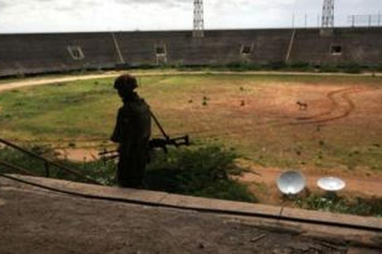 Stadion nasional di ibu kota Mogadishu akan digunakan untuk menggelar Liga Sepak Bola Somalia. Selama perang masih berkecamuk, stadion itu digunakan kelompok militan Al-Shabab untuk berlatih perang.