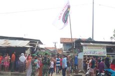 Di Tempat Jokowi Bagi-bagi Sembako, Bendera Ormas Diminta Diturunkan