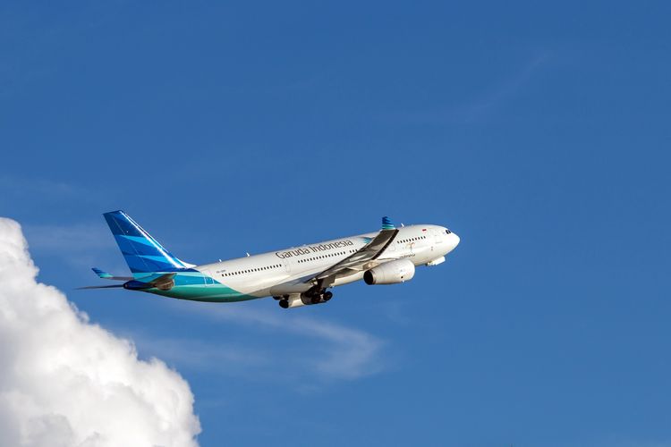 161 Penumpang Pesawat Garuda Selamat meski Ban Depan Copot Saat Mendarat