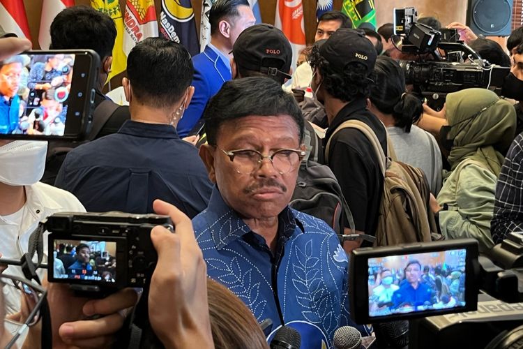 Menteri Komunikasi dan Informatika (Menkominfo) Johnny G Plate saat ditemui di Hotel Dharmawangsa, Jakarta Selatan, Minggu (8/1/2023). 