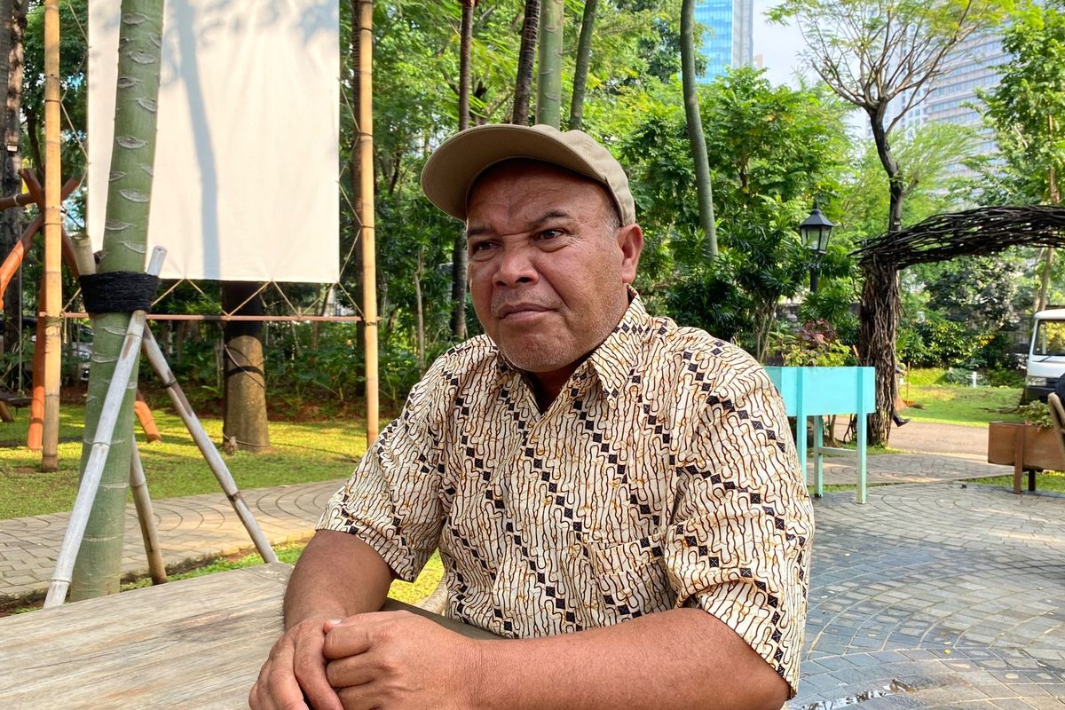 Salah satu petani kopk Gayo, Aceh, bernama Imran, mengungkapkan penurunan produksi kopi akibat perubahan iklim, di Jakarta Pusat, Rabu (14/5/2025). 