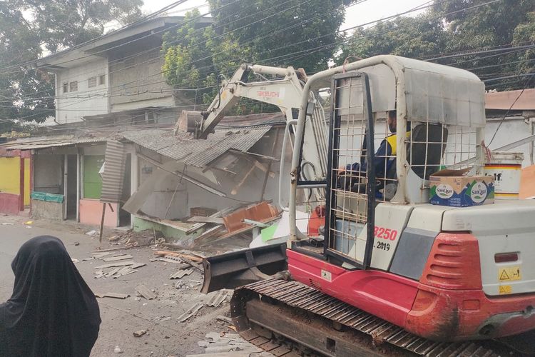 SP3 Diabaikan, Satpol PP Bongkar 80 Bangunan Liar dan Lapak PKL di Cimanggis Depok